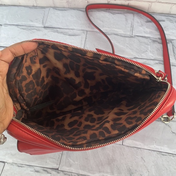 B. Makowsky red silver chain strap crossbody purse - Picture 5 of 11